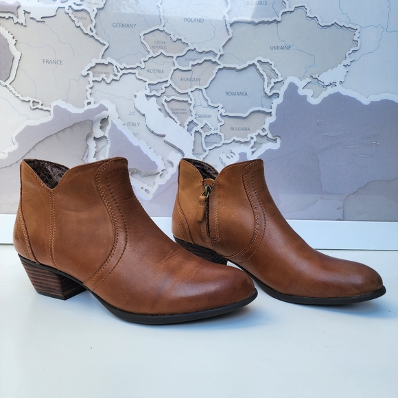 Ariat Astor Leather Ankle Boots Zip Up Tan Brown Size 6.5 - Picture 3 of 14